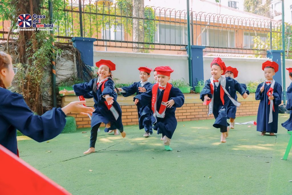 NHỮNG NGƯỜI ANH HÙNG THẦM LẶNG LUÔN ÂM THẦM ĐỒNG HÀNH VỚI CÁC CON