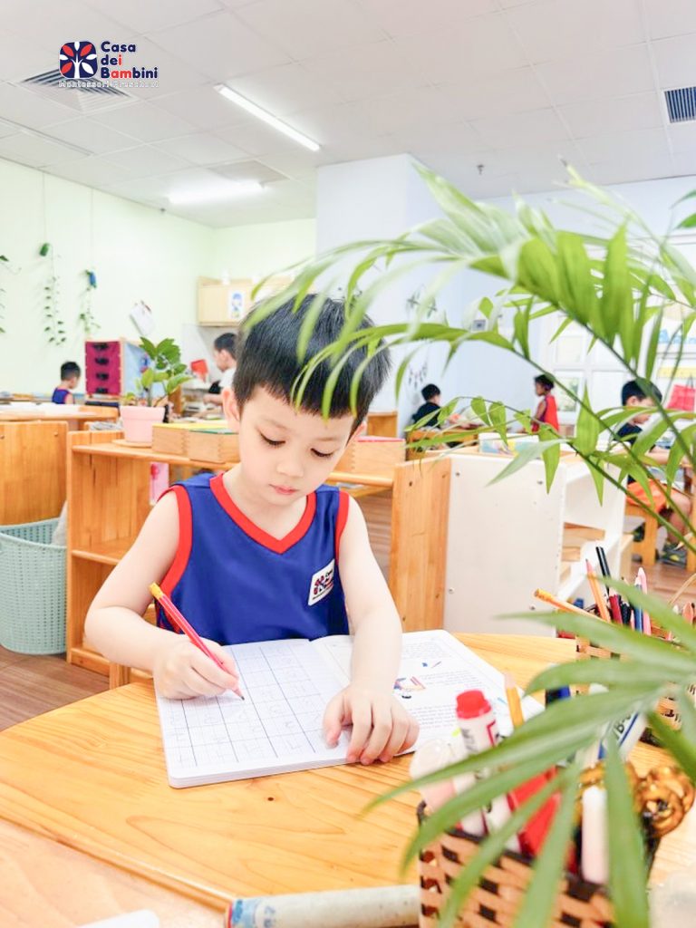 KHÁM PHÁ GÓC TOÁN HỌC TRONG MONTESSORI CÙNG CÁC BẠN NHỎ CASA DEI BAMBINI