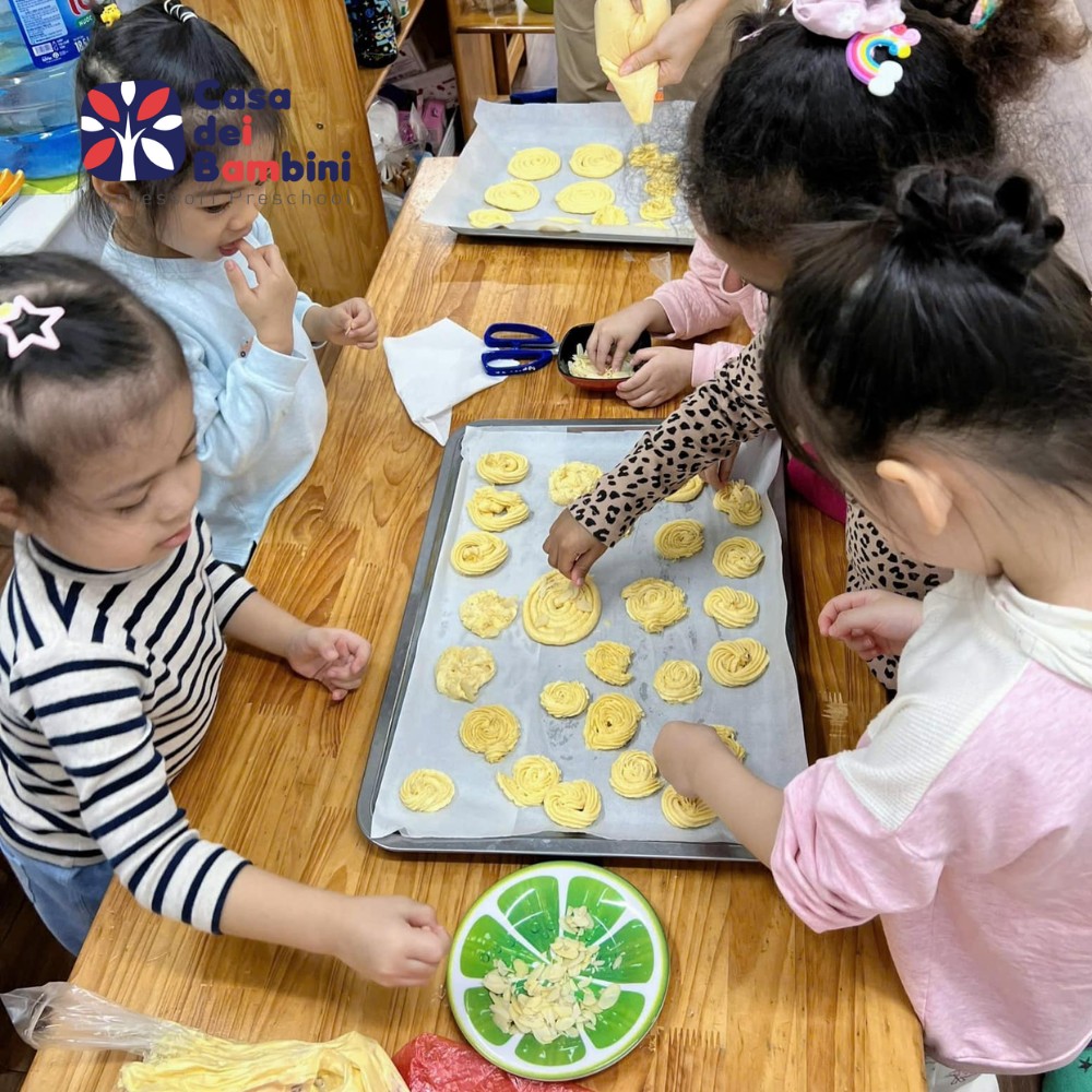 Tầng đỉnh: Dầu mỡ, đường và muối