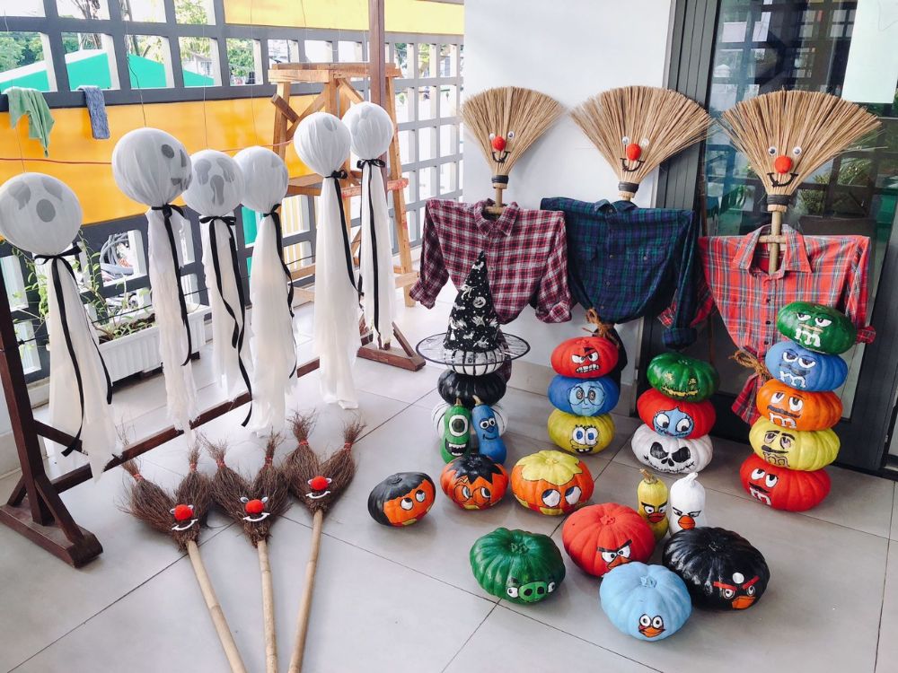 Trang trí sân trường mầm non dịp Halloween