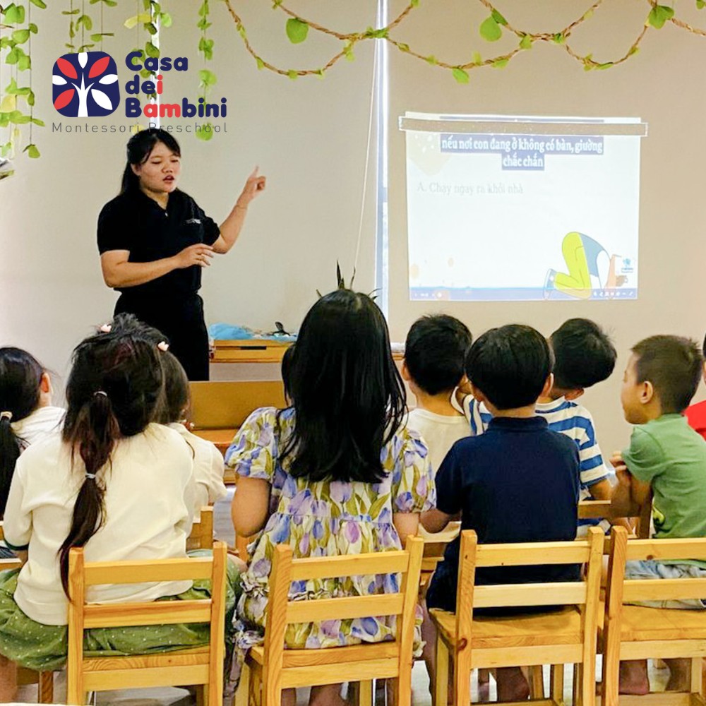 Các bảng tương tác, máy chiếu