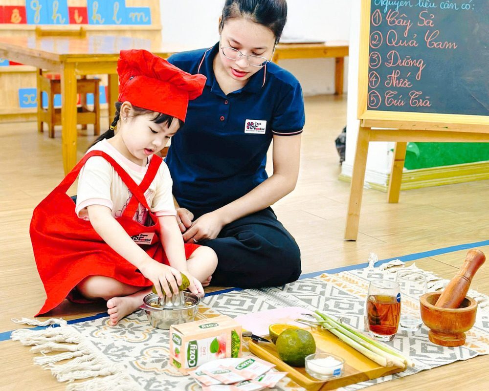 Cô dạy bé làm nước, đồ uống