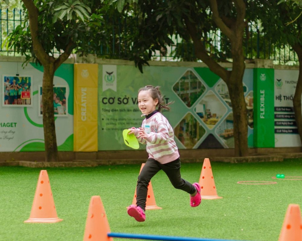  Hoạt động làm học sinh vui chơi, nhộn nhịp