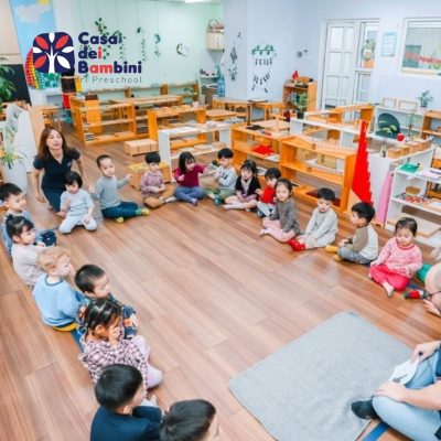 trang trí lớp học montessori